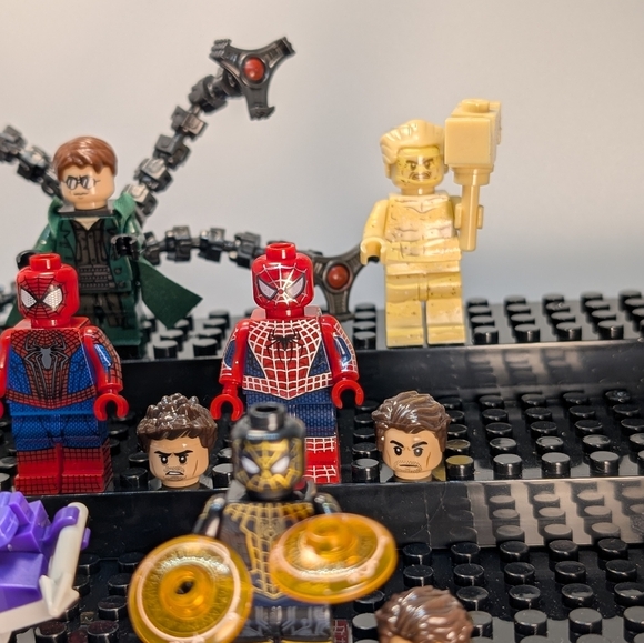8 Minifigures- Spiderman No Way Home Heroes and Villains Green Goblin Electro - Picture 9 of 12